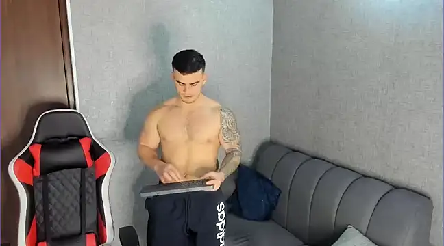 Ricardogo19 online show from January 31, 2025, 3:20 am