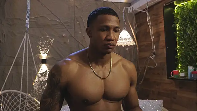 Logan Varela online show from September 17, 2025, 1:13 pm