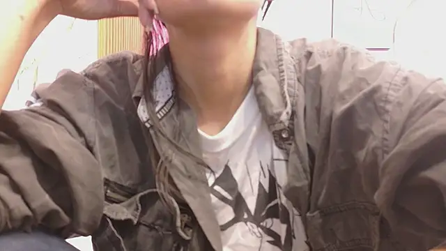 yourcuteneighbourr online show from May 7, 2026, 3:01 am