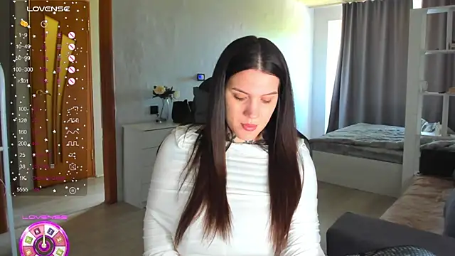 AizaRose online show from May 7, 2026, 8:20 am