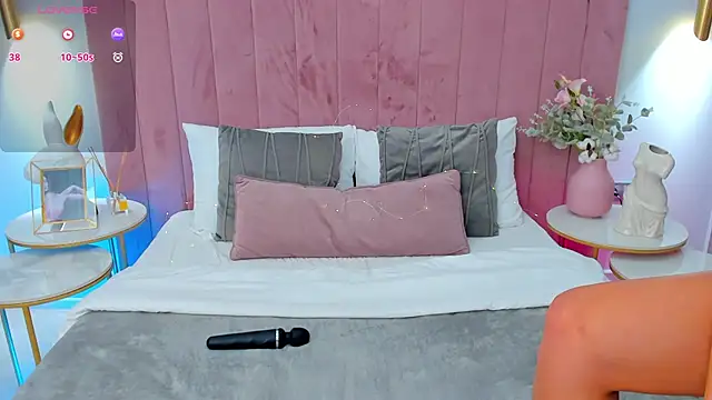 Snapshot of AlishaBel chatting on October 14, 2025, 5:30 am AlishaBel online show from October 14, 2025, 5:30 am