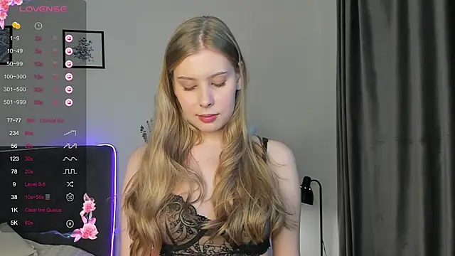 Snapshot of elliediaz chatting on October 14, 2025, 8:20 pm elliediaz online show from October 14, 2025, 8:20 pm