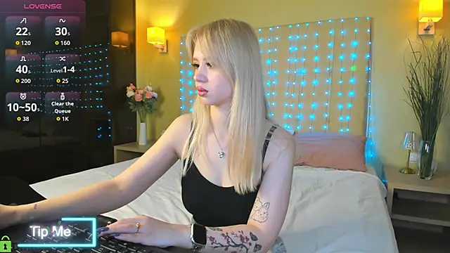 Valerie Woods online show from May 19, 2026, 1:11 am