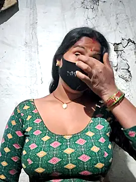 Snapshot of Hey_Ziya chatting on October 17, 2025, 10:12 pm Hey Ziya online show from October 17, 2025, 10:12 pm