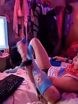 Snapshot of gurlnips chatting on February 3, 2025, 11:20 am gurlnips online show from February 3, 2025, 11:20 am