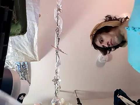 Snapshot of gurlnips chatting on February 14, 2025, 3:54 am gurlnips online show from February 14, 2025, 3:54 am