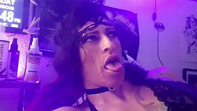 gurlnips online show from February 27, 2026, 11:49 pm