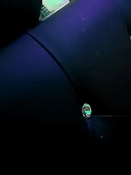 gurlnips online show from May 2, 2026, 2:27 am