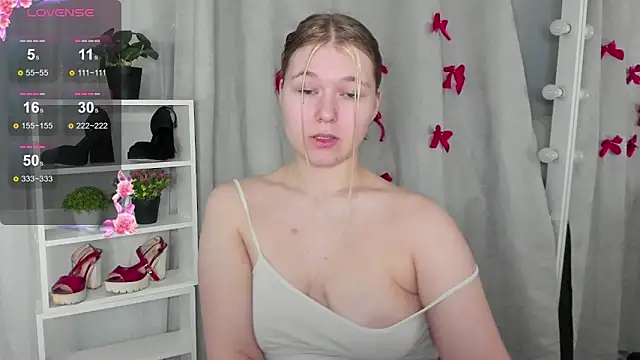 Snapshot of Rebecca_Kelly chatting on February 9, 2025, 6:37 pm Rebecca Kelly online show from February 9, 2025, 6:37 pm