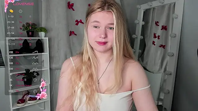 Snapshot of Rebecca_Kelly chatting on March 17, 2025, 6:32 pm Rebecca Kelly online show from March 17, 2025, 6:32 pm