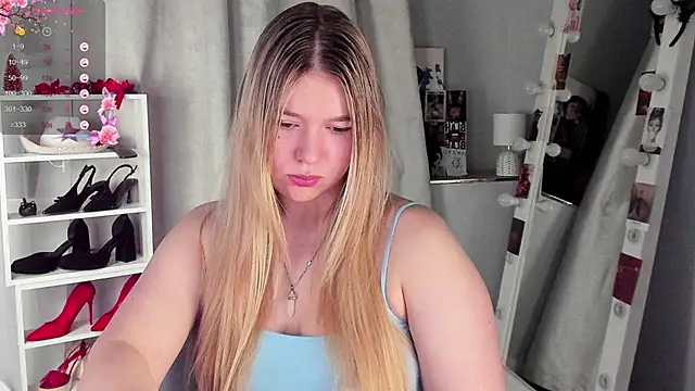 Snapshot of Rebecca_Kelly chatting on February 13, 2026, 2:40 am Rebecca Kelly online show from February 13, 2026, 2:40 am