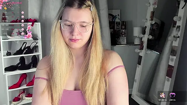 Snapshot of Rebecca_Kelly chatting on February 16, 2026, 2:40 am Rebecca Kelly online show from February 16, 2026, 2:40 am