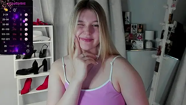 Snapshot of Rebecca_Kelly chatting on March 18, 2026, 1:53 am Rebecca Kelly online show from March 18, 2026, 1:53 am