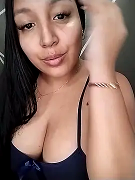 Snapshot of KourtneyCox chatting on October 9, 2025, 7:39 am KourtneyCox online show from October 9, 2025, 7:39 am