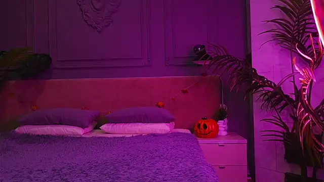 Liv Fay online show from November 4, 2025, 2:16 pm