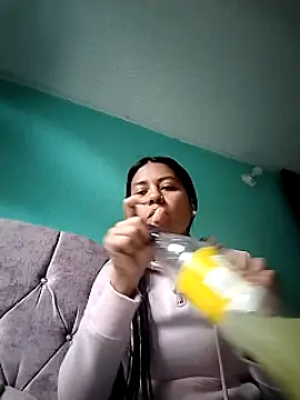 Tiphanydirty3 online show from February 17, 2025, 8:58 pm