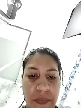 Tiphanydirty3 online show from March 3, 2025, 10:20 pm