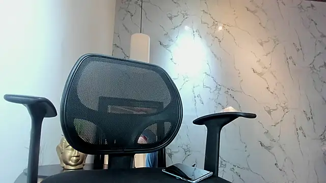 DrakeNeumann online show from October 8, 2025, 3:48 am