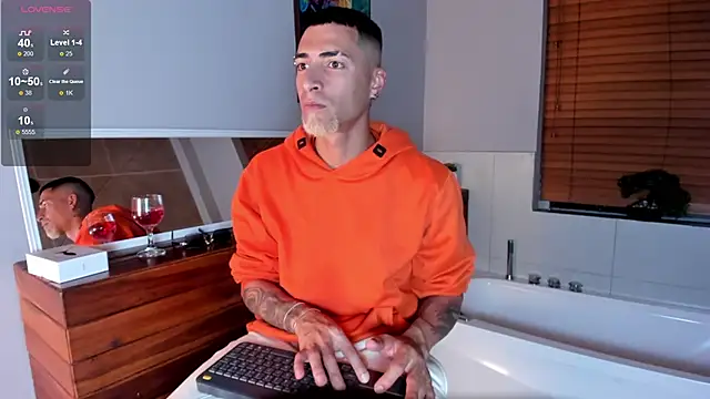 DrakeNeumann online show from October 10, 2025, 3:38 am