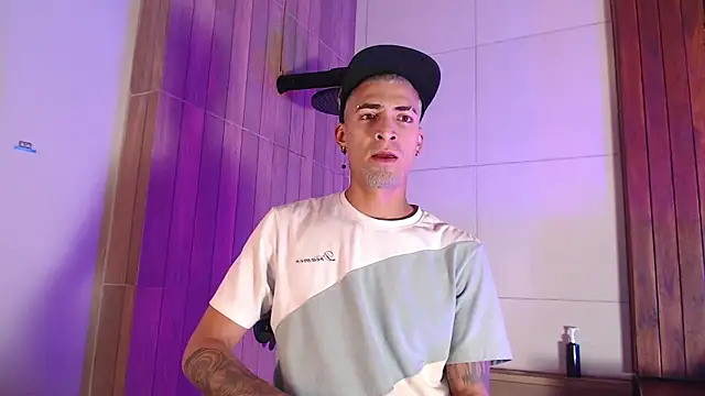 DrakeNeumann online show from November 11, 2025, 3:50 am