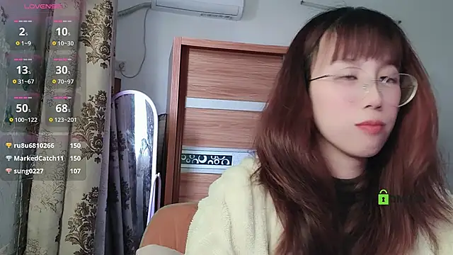 Snapshot of Lili_666 chatting on December 22, 2024, 8:38 am Lili 666 online show from December 22, 2024, 8:38 am