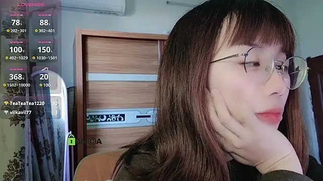 Snapshot of Lili_666 chatting on December 24, 2024, 8:00 am Lili 666 online show from December 24, 2024, 8:00 am