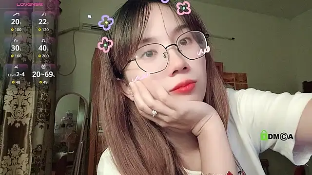 Snapshot of Lili_666 chatting on September 8, 2025, 5:01 pm Lili 666 online show from September 8, 2025, 5:01 pm