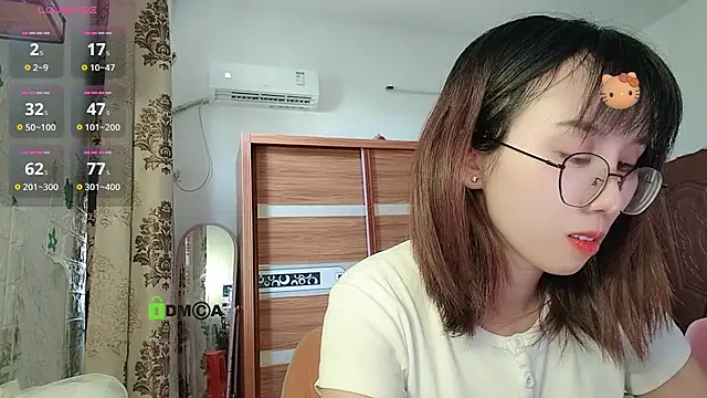 Snapshot of Lili_666 chatting on October 9, 2025, 7:39 am Lili 666 online show from October 9, 2025, 7:39 am