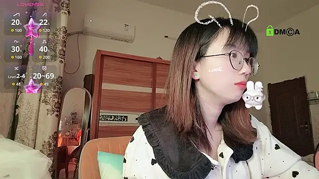 Lili 666 online show from November 26, 2025, 7:04 pm