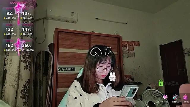 Lili 666 online show from December 3, 2025, 3:10 pm