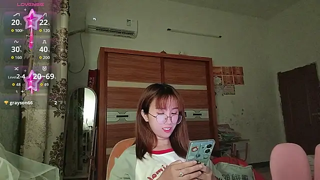 Snapshot of Lili_666 chatting on April 11, 2026, 4:44 pm Lili 666 online show from April 11, 2026, 4:44 pm