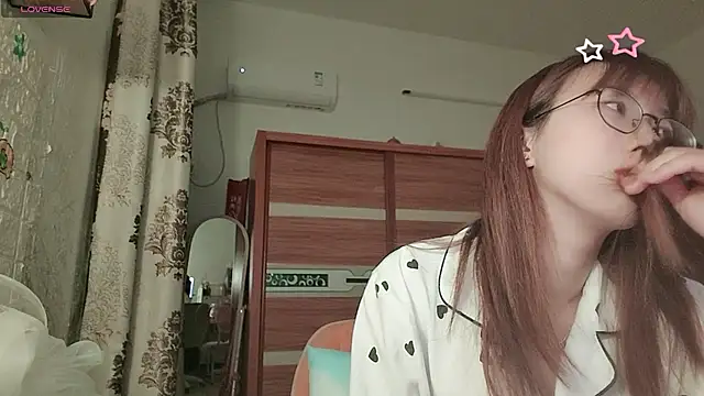 Snapshot of Lili_666 chatting on May 8, 2026, 5:51 pm Lili 666 online show from May 8, 2026, 5:51 pm