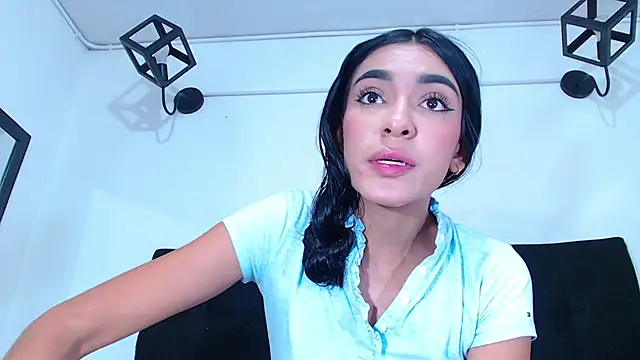 Snapshot of srta_luciana chatting on July 28, 2026, 6:20 pm srta luciana online show from July 28, 2026, 6:20 pm