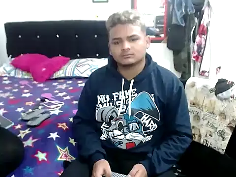 Snapshot of Boycuriousxxx chatting on September 25, 2025, 11:47 am Boycuriousxxx online show from September 25, 2025, 11:47 am