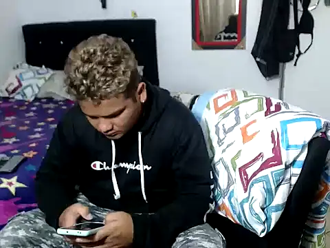 Snapshot of Boycuriousxxx chatting on October 9, 2025, 1:20 pm Boycuriousxxx online show from October 9, 2025, 1:20 pm