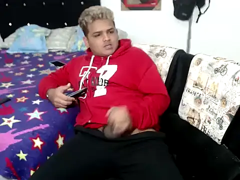 Snapshot of Boycuriousxxx chatting on October 14, 2025, 12:06 pm Boycuriousxxx online show from October 14, 2025, 12:06 pm