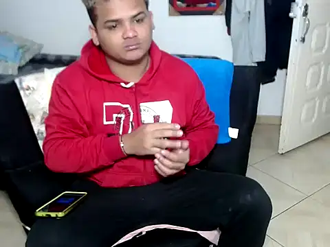 Snapshot of Boycuriousxxx chatting on October 19, 2025, 12:39 pm Boycuriousxxx online show from October 19, 2025, 12:39 pm