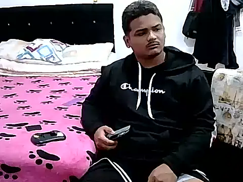 Boycuriousxxx online show from December 14, 2025, 11:26 am