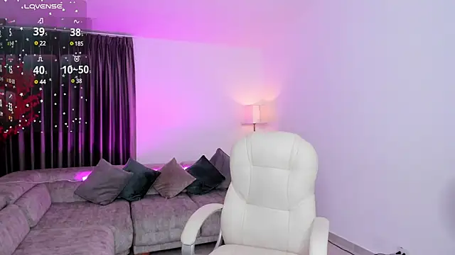 karlaa james online show from January 18, 2025, 3:31 am