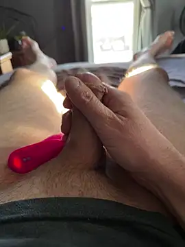 Tyler98425 online show from January 13, 2025, 5:44 pm