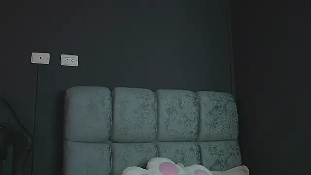 Snapshot of eimy22 chatting on September 22, 2025, 10:34 pm eimy22 online show from September 22, 2025, 10:34 pm