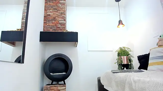 Miranda doll  online show from January 16, 2025, 6:27 pm