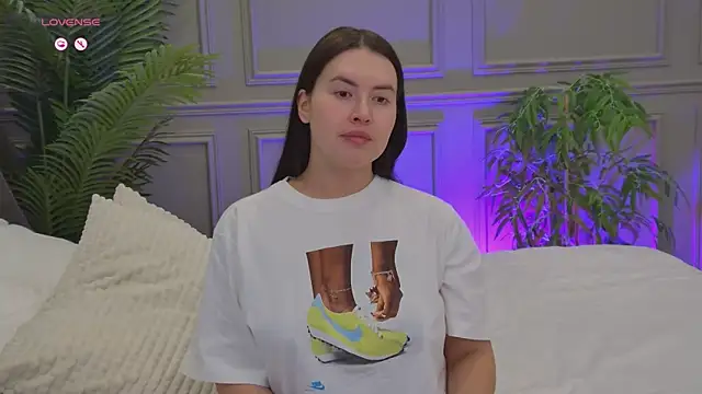 TrishaWinslet online show from February 6, 2026, 5:01 am