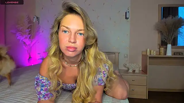 Snapshot of Jeanne_Williams chatting on February 10, 2025, 3:24 am Jeanne Williams online show from February 10, 2025, 3:24 am