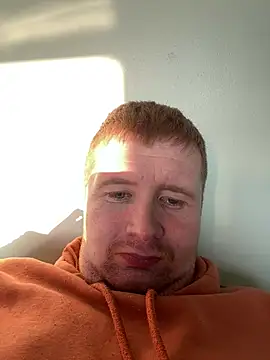 boholad8 online show from March 9, 2025, 5:17 pm