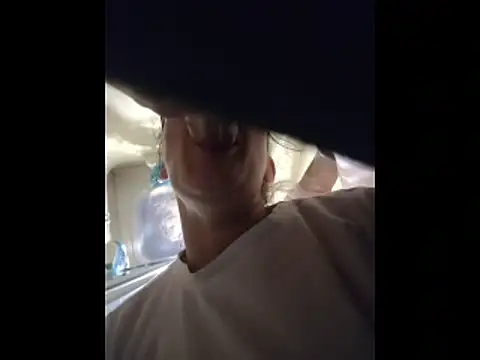 Snapshot of ILUV2TUCHMYKITTY chatting on November 9, 2025, 1:53 pm ILUV2TUCHMYKITTY online show from November 9, 2025, 1:53 pm