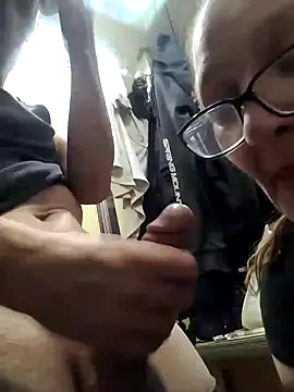 Snapshot of ILUV2TUCHMYKITTY chatting on November 30, 2025, 2:54 pm ILUV2TUCHMYKITTY online show from November 30, 2025, 2:54 pm