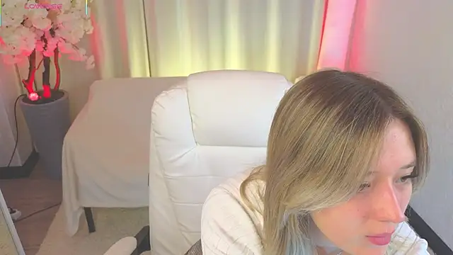 JessRosen online show from October 14, 2025, 3:29 am