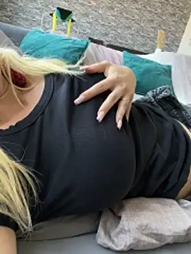 Hornyblond Bella online show from June 19, 2026, 8:07 am