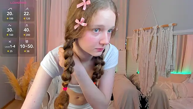  Rose Charming  online show from September 13, 2025, 9:58 pm